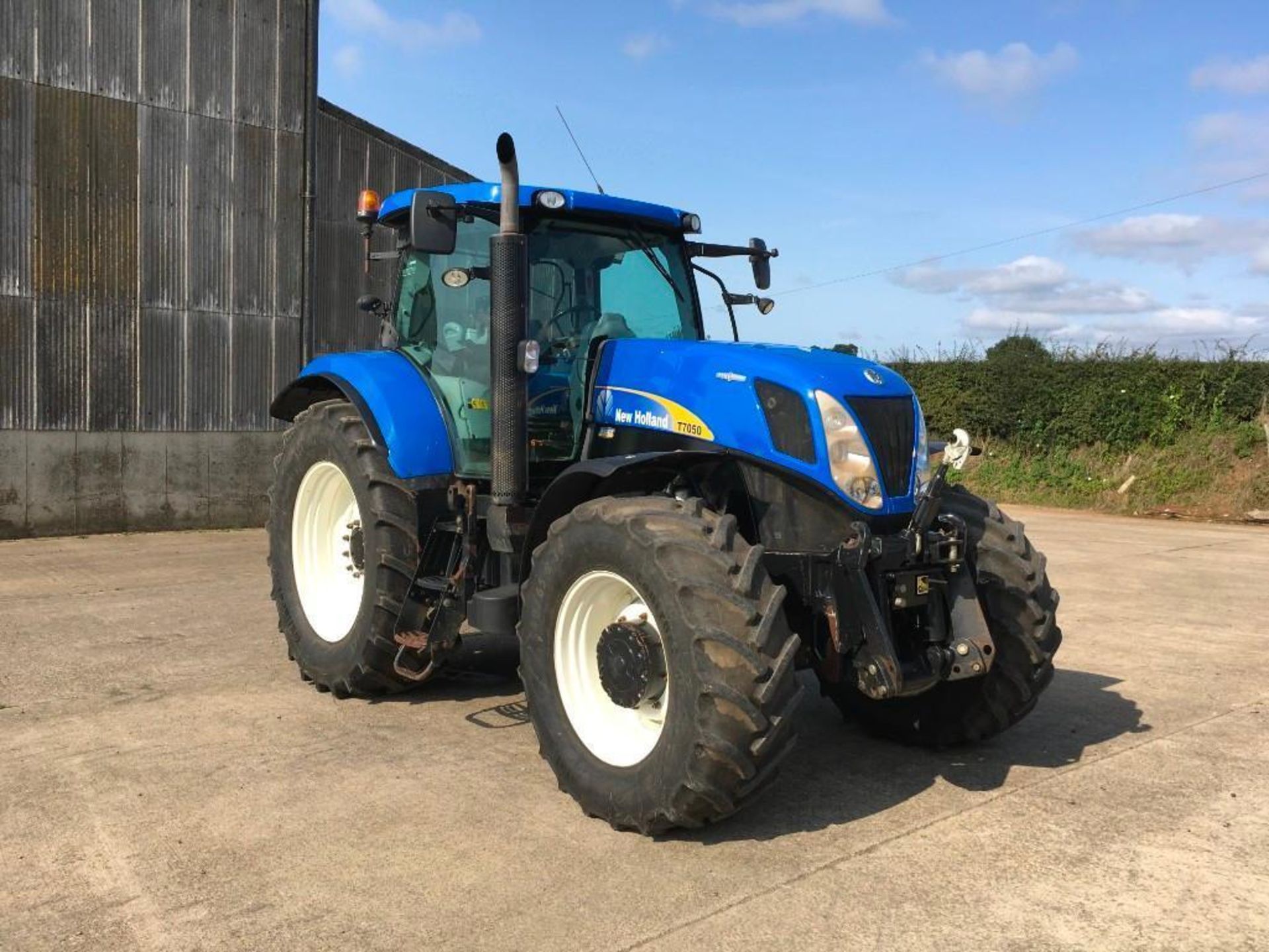 2011 New Holland T7050 Auto Command 4wd tractor with air brakes, front linkage, air seat, - Image 4 of 15