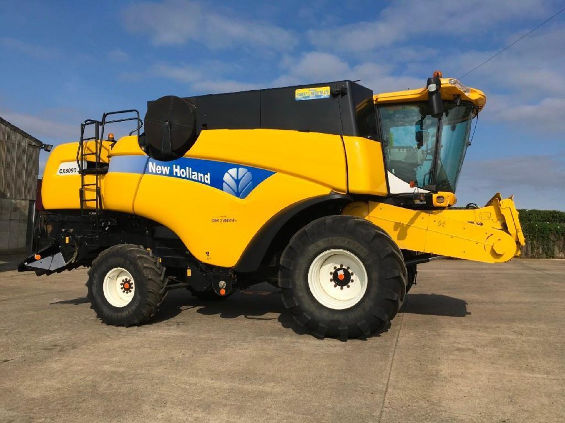 2007 New Holland CX8090 combine harvester with 24ft Varifeed header and trolley. 2wd, 6 straw walker - Image 6 of 14