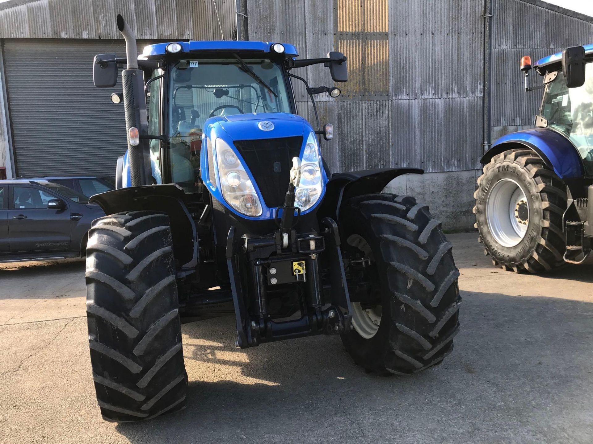 2011 New Holland T7050 Auto Command 4wd tractor with air brakes, front linkage, air seat, - Image 2 of 15