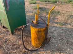 Oil dispenser