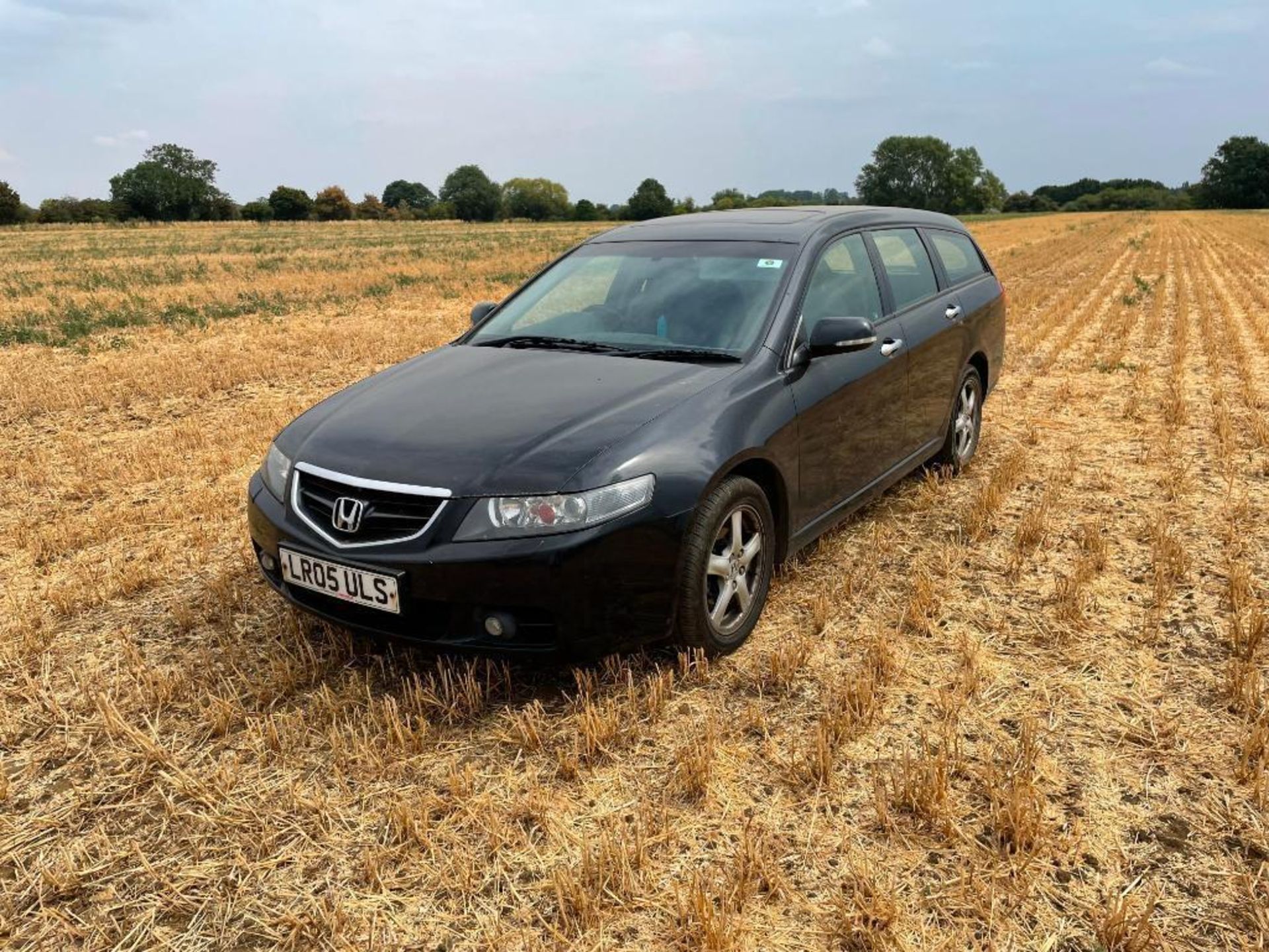 *2005 Honda Accord i-CTDi Tourer, 2.2 diesel engine, black, air con, sun roof, heated leather seats, - Image 2 of 13