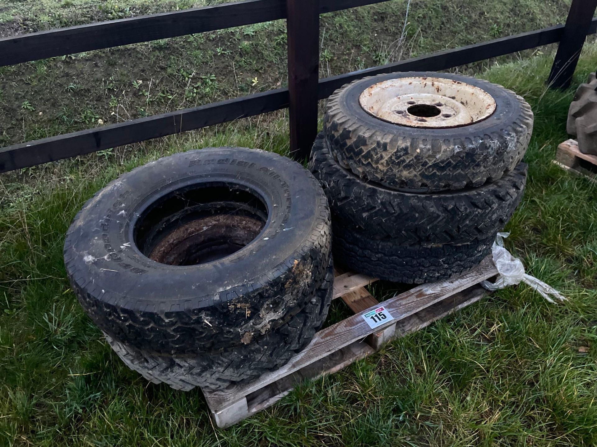 Miscellaneous Land Rover wheels and tyres