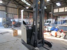 2014 CROWN TRIPLE MAST WAREHOUSE FORK LIFT C/W CHARGER, 1436 HOURS [+ VAT]