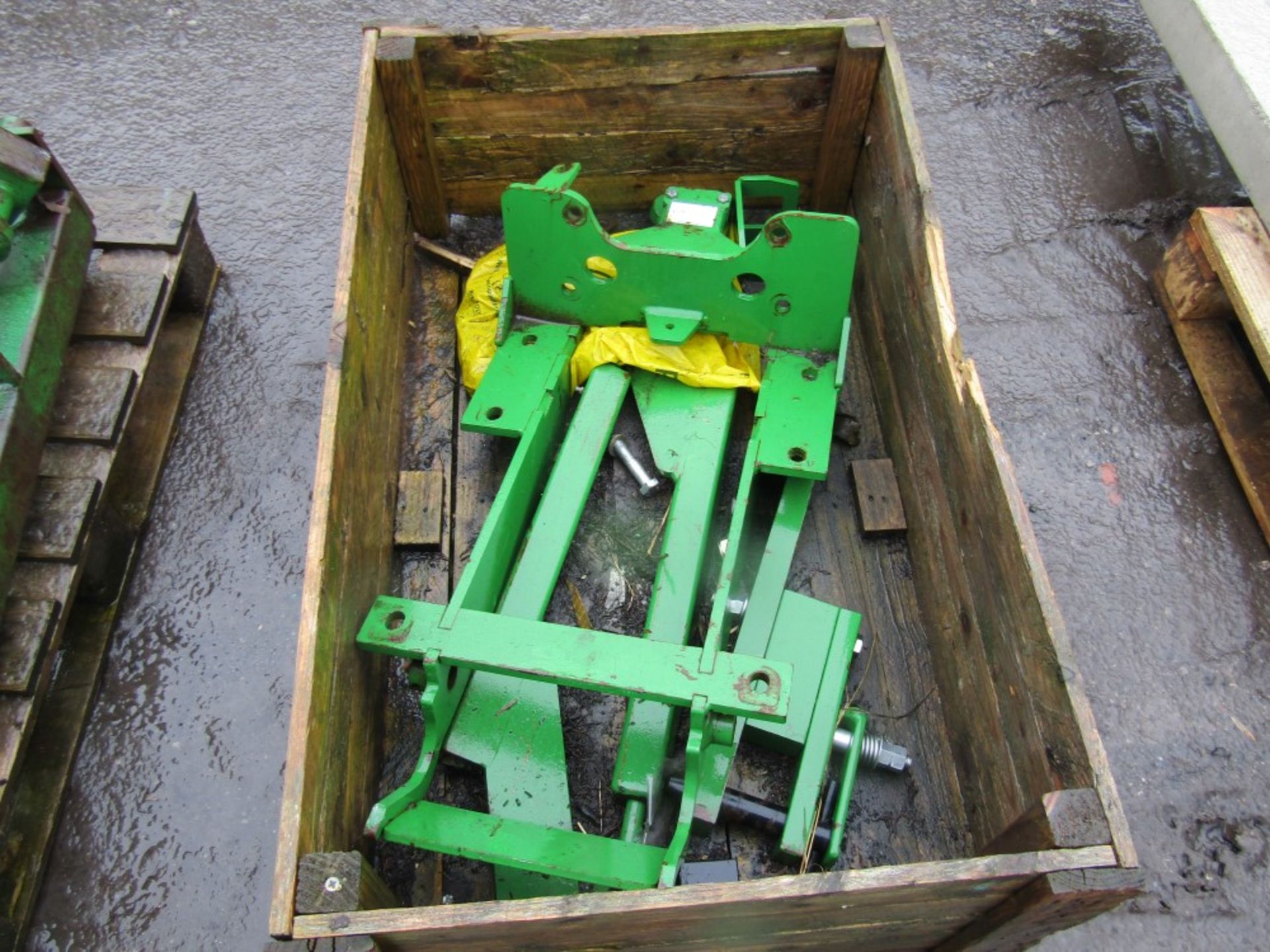 JOHN DEERE PICK UP HITCH & DRAW BAR [+ VAT]