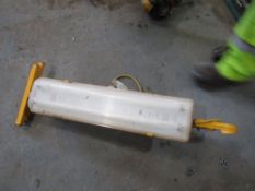 2FT 110V FLOURESCENT LIGHTING LINK (DIRECT HIRE CO) [+ VAT]