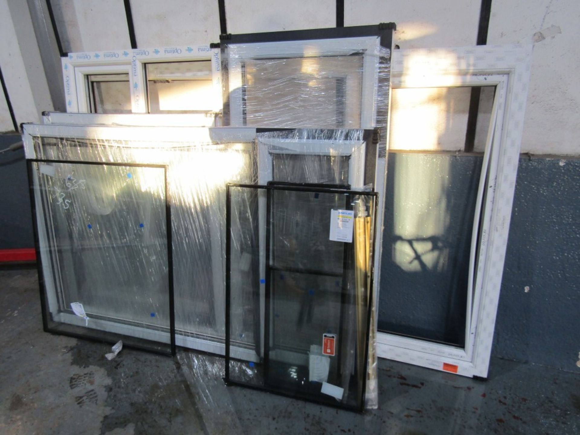 VARIOUS UPVC WINDOWS ANTHRACITE / WHITE, SOME GLASS [NO VAT]