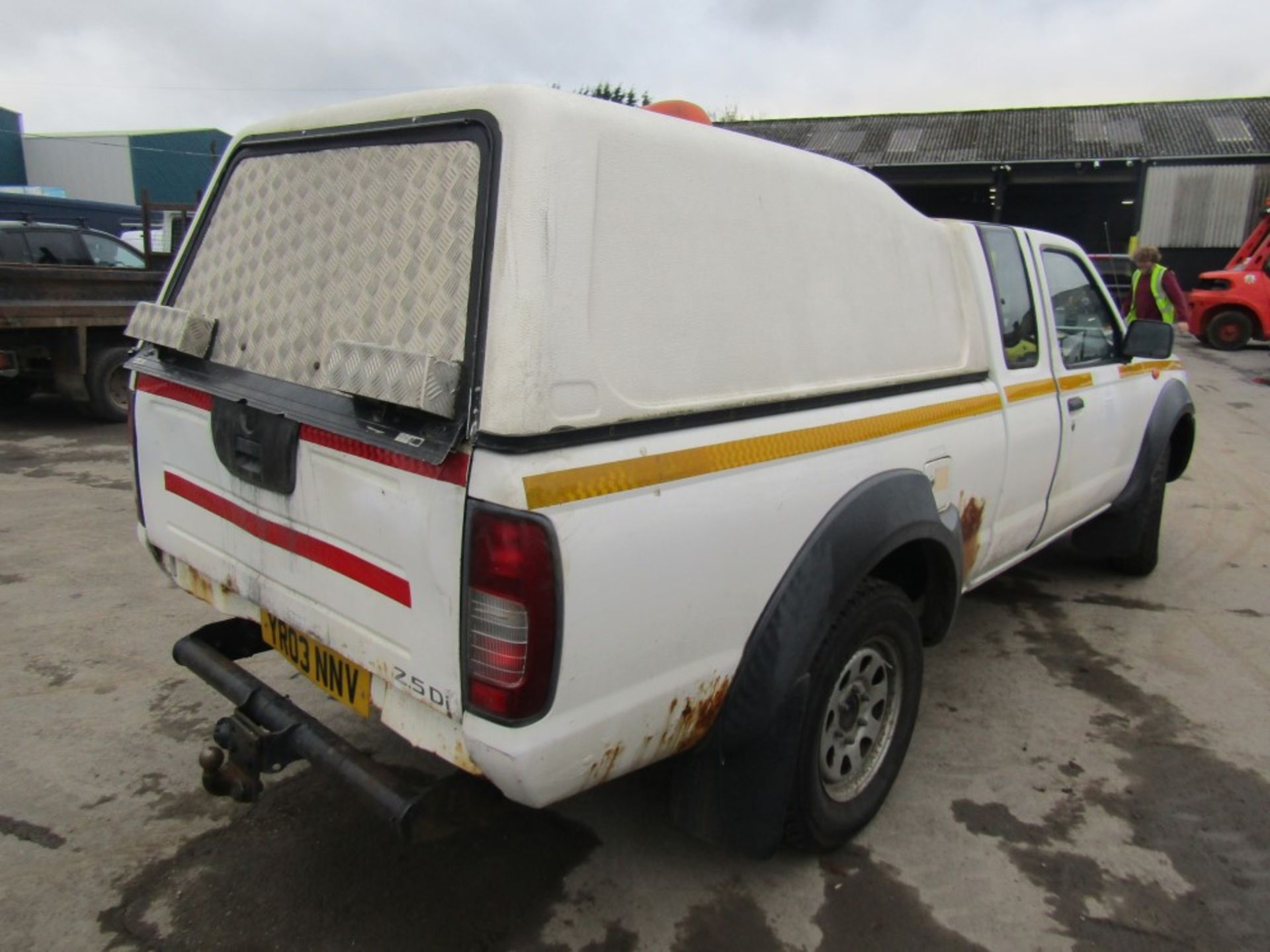 03 reg NISSAN D22 2.5 DI 4 X 4 PICKUP (NON RUNNER) (DIRECT COUNCIL) 1ST REG 03/03, TEST 01/22, - Image 4 of 7