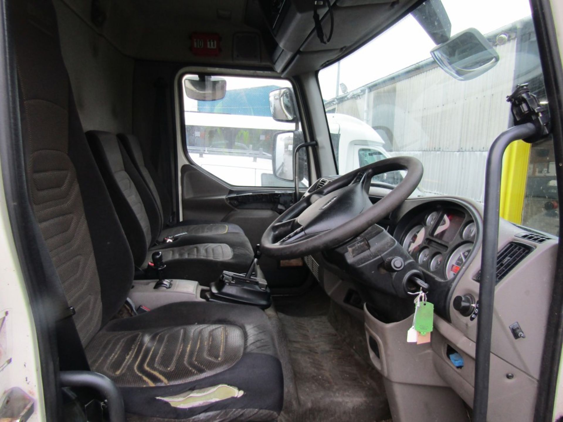 11 reg DAF FA LF45 ROMAQUIP RECYCLING COLLECTION VEHICLE (DIRECT COUNCIL) 1ST REG 07/11, TEST 10/22, - Image 5 of 6