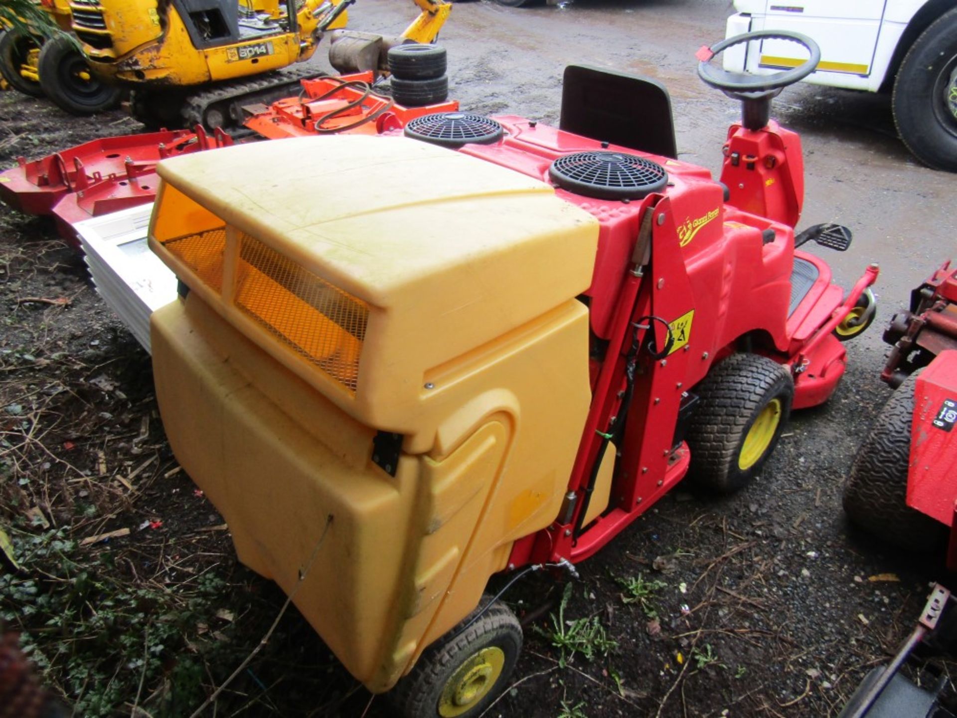 GIANNI FERRARI RIDE ON MOWER (NO KEYS) [+ VAT] - Image 4 of 4