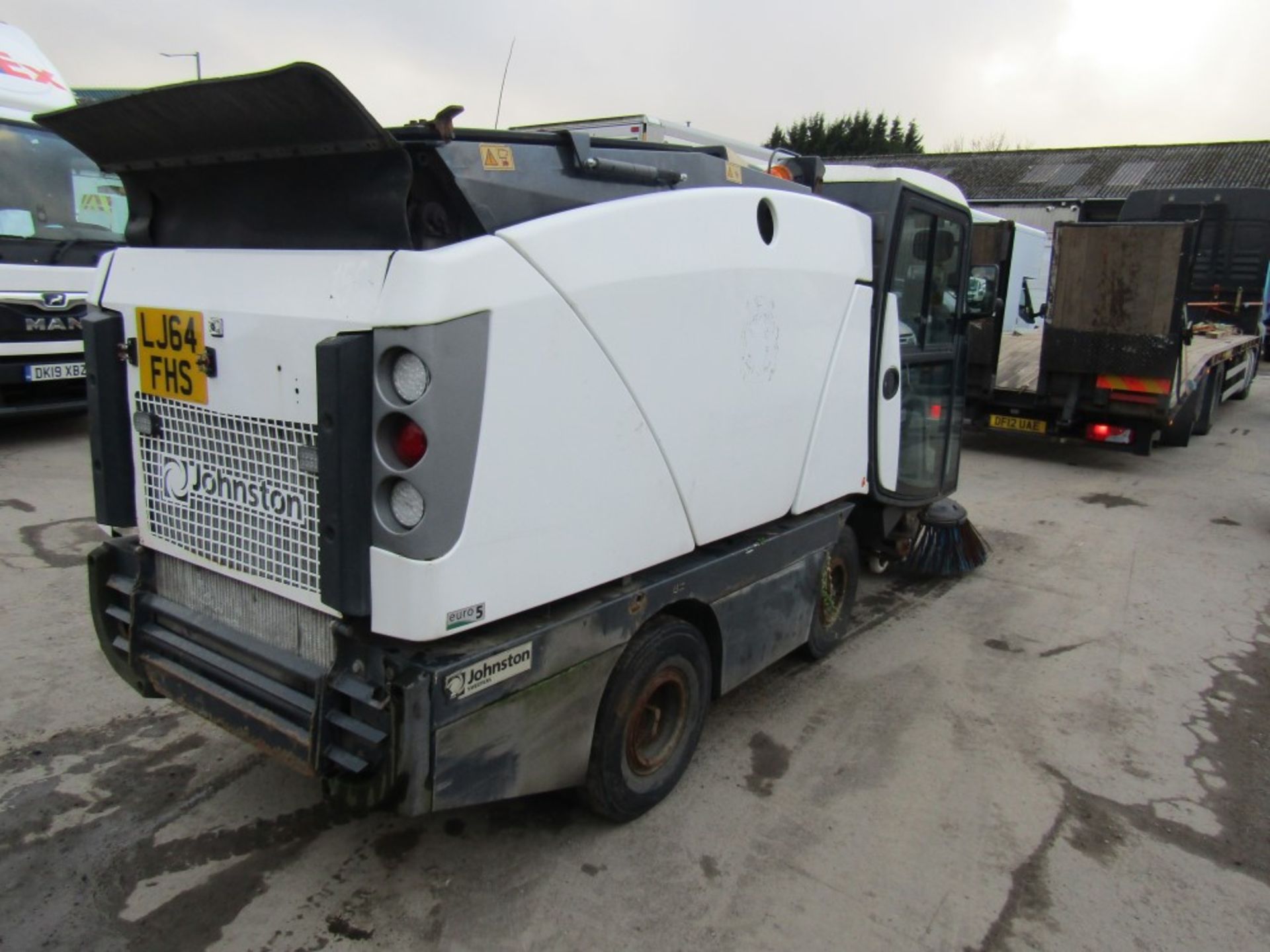 64 reg JOHNSTON CX201 SWEEPER (RUNS BUT BATTERY CHARGING ISSUES) (DIRECT COUNCIL) - Image 4 of 6