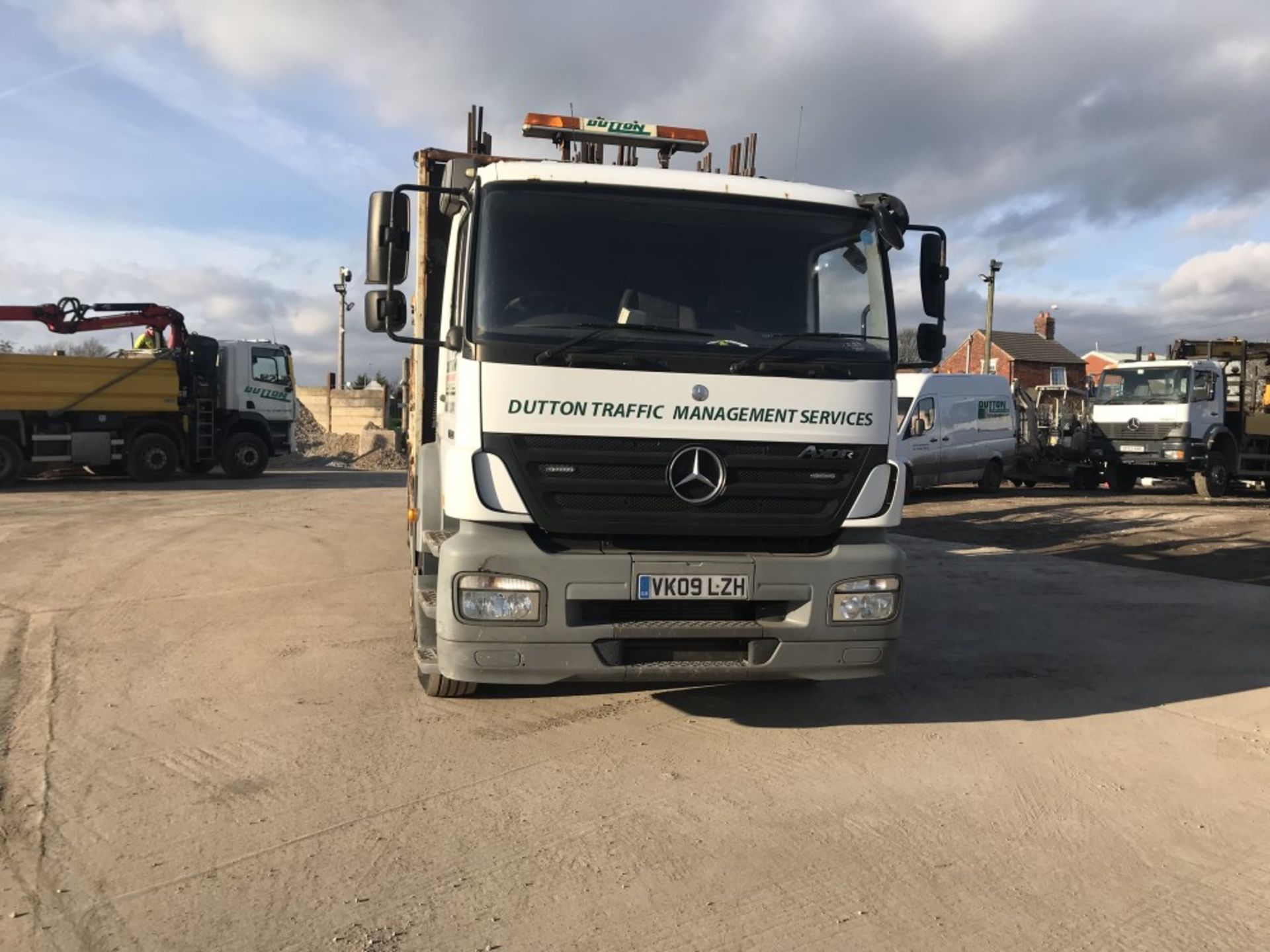 09 reg MERCEDES 1824 CUSHION TRUCK (CONTENTS ON BACK NOT INCLUDED IN SALE) (LOCATION MIDDLEWICH) - Image 2 of 23