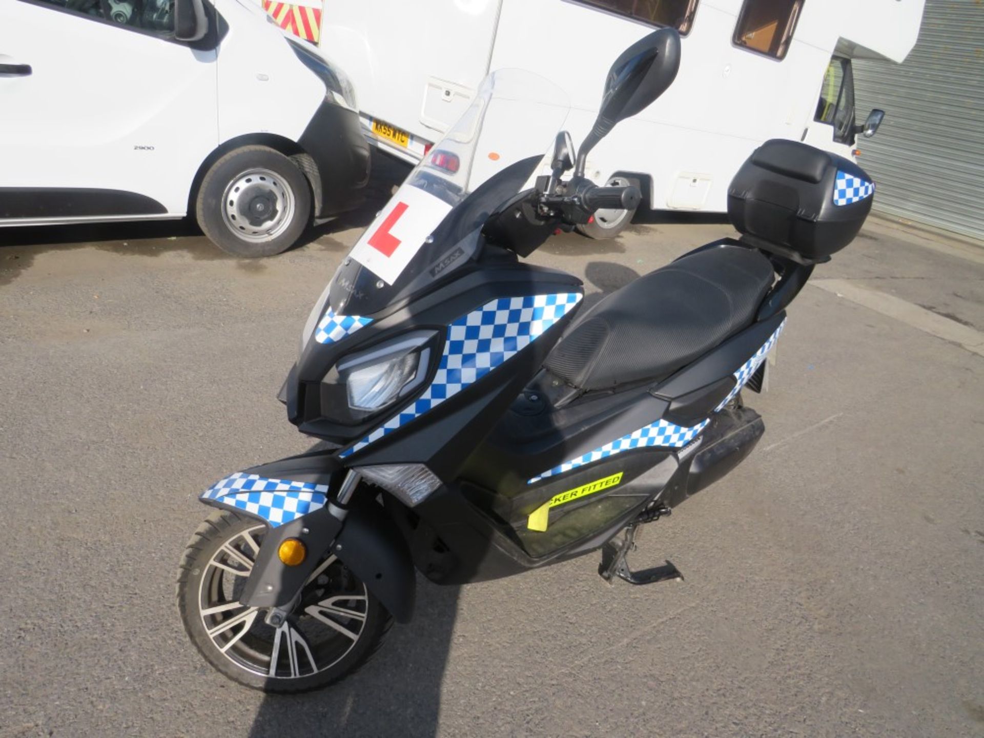 70 reg EFUN TIGER LYNX ELECTRIC SCOOTER, 1ST REG 10/20, 3199M, V5 HERE, 1 FORMER KEEPER [NO VAT] - Image 2 of 5