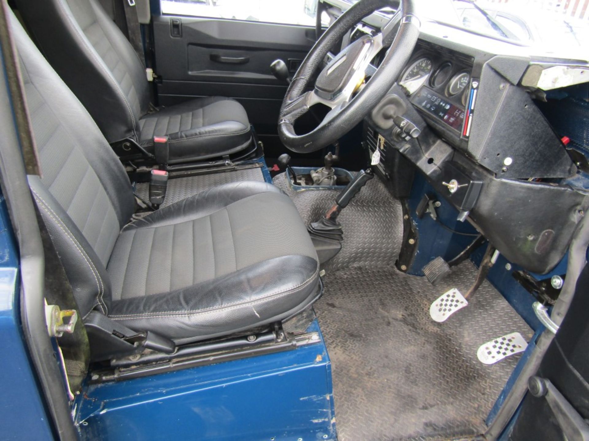 G reg LAND ROVER 90 4C SW DT DIESEL 4 X 4, NEW GALV CHASSIS, 300 TDI ENGINE, 200 GEARBOX, NEW DOORS, - Image 7 of 9