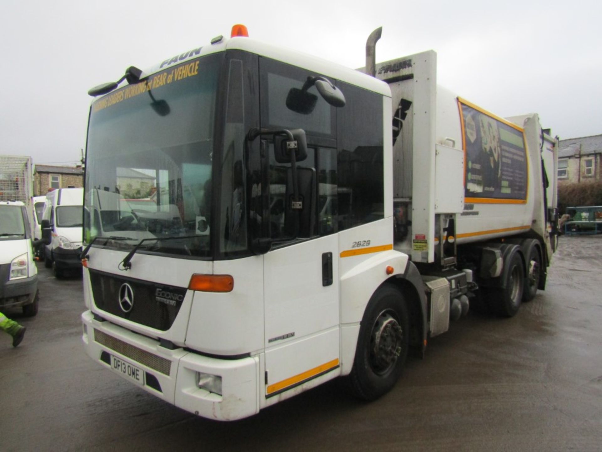 13 reg MERCEDES ECONIC 2629 REFUSE WAGON (DIRECT COUNCIL) 1ST REG 08/13, TEST 04/22, 154880KM, V5 - Image 2 of 6