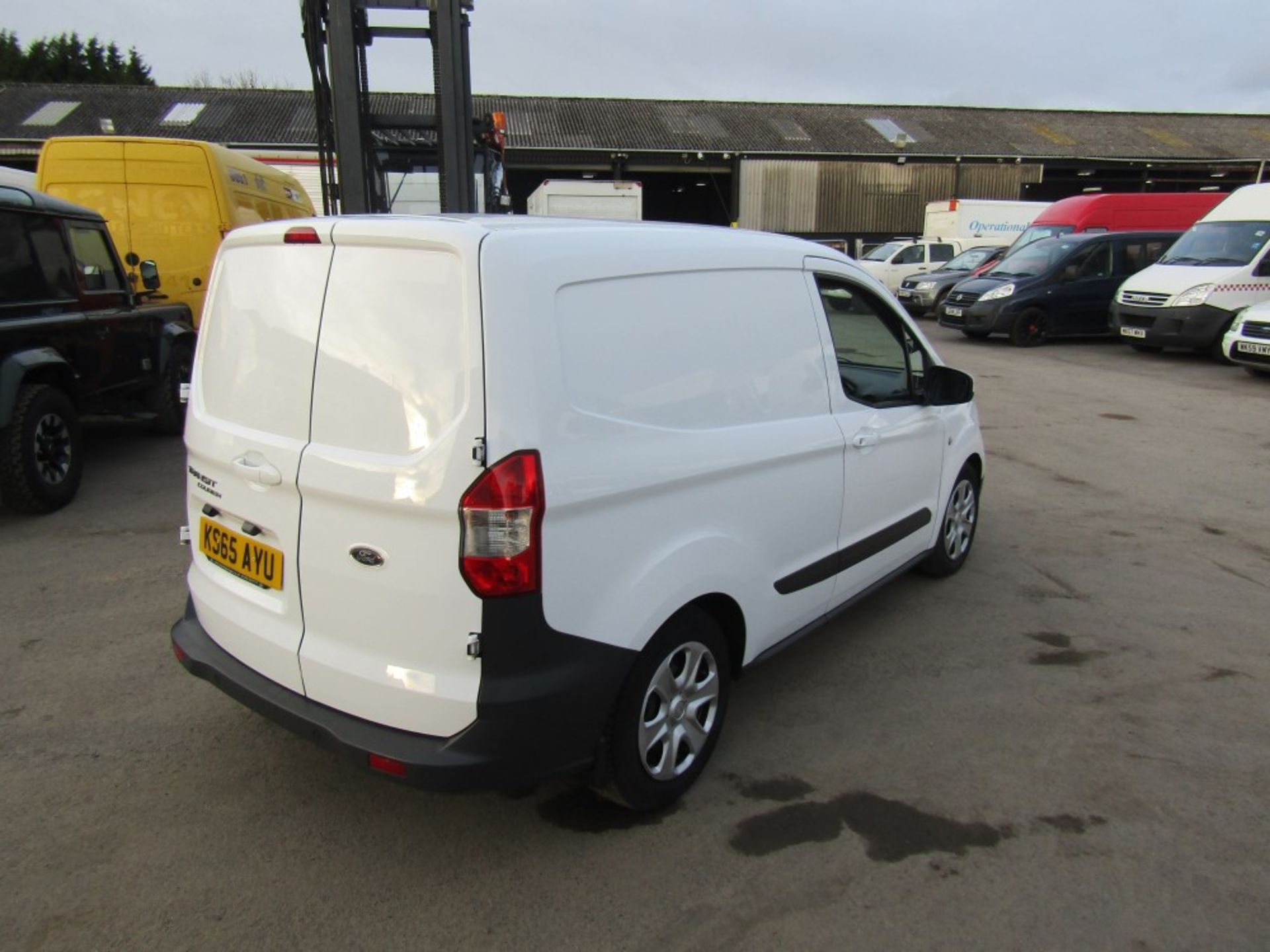65 reg FORD TRANSIT COURIER TREND TDCI, PLY LINING, BLUETOOTH, 4 SERVICE BOOK STAMPS, 1ST REG - Image 4 of 7
