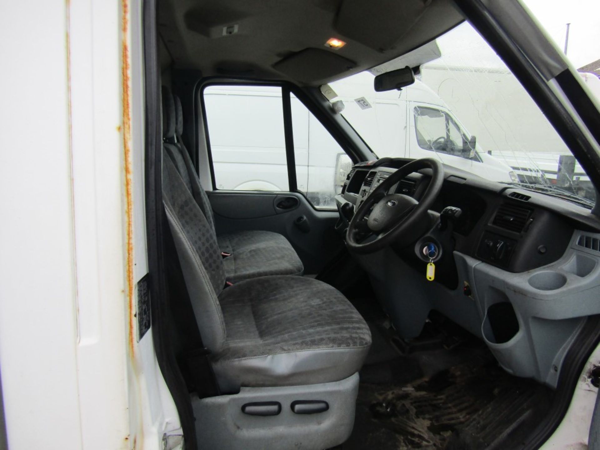 60 reg FORD TRANSIT 115 T350L RWD LUTON VAN (RUNS BUT NO STARTER MOTOR) (DIRECT COUNCIL) 1ST REG - Bild 7 aus 8