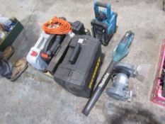 TRAY OF POWER TOOLS, MAKITA BLOWER, MAKITA RADIO, GRINDING WHEEL & DEWALT CIRCULAR SAW [NO VAT]