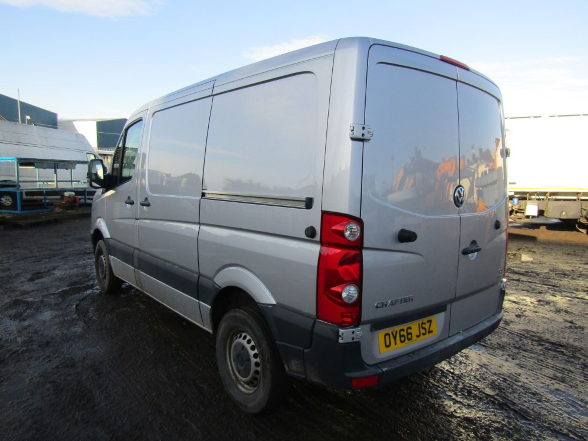 66 reg VW CRAFTER CR30 TDI EURO 6, 1ST REG 09/16, 181919M WARRANTED, V5 HERE, 1 FORMER KEEPER [+ - Image 3 of 7