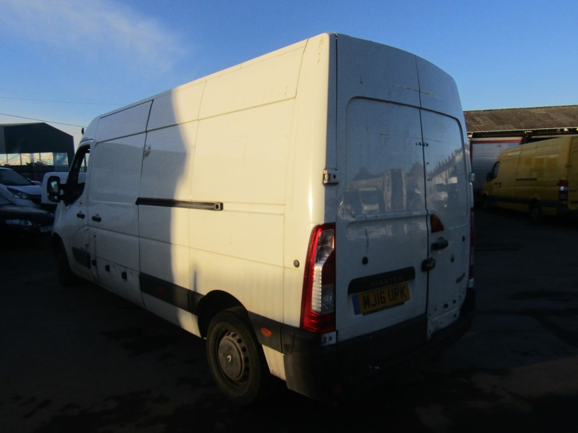 16 reg RENAULT MASTER LM35 BUSINESS DCI, 1ST REG 05/16, TEST 10/22, 163164M NOT WARRANTED, V5 - Image 3 of 7