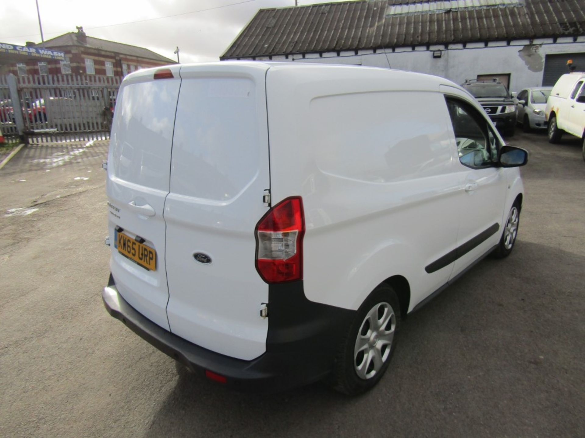 65 reg FORD TRANSIT COURIER TREND TDCI, 1 CO OWNER, 3 SERV STAMPS, AIR CON, COLOUR CODED, PLY LINED, - Image 4 of 7