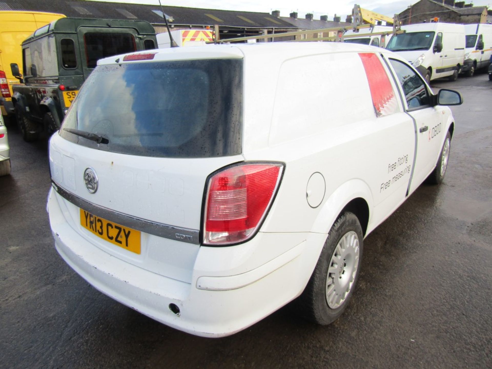 13 reg VAUXHALL ASTRA CLUB ECOFLEX VAN (ON VCAR CAT N) 1ST REG 04/13, TEST 08/22, 118275M, V5 - Image 4 of 7