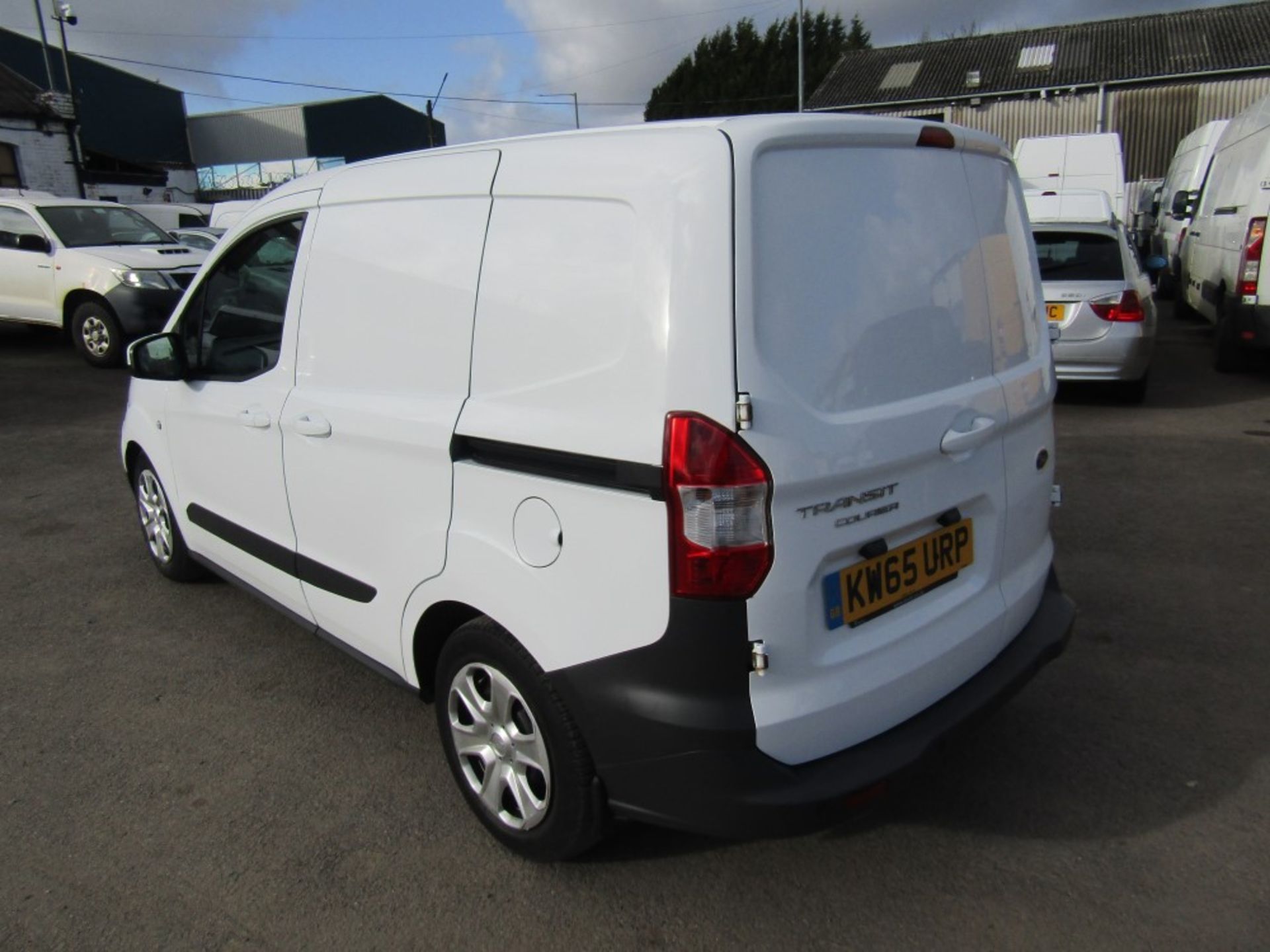 65 reg FORD TRANSIT COURIER TREND TDCI, 1 CO OWNER, 3 SERV STAMPS, AIR CON, COLOUR CODED, PLY LINED, - Image 3 of 7