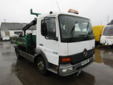 04 reg MERCEDES 815 TIPPER C/W CRANE & CLAMSHELL GRAB (DIRECT COUNCIL) 1ST REG 05/04, TEST 11/22,