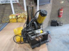 110V PIPE CUTTER C/W ROLLERS (DIRECT GAP) [+ VAT]