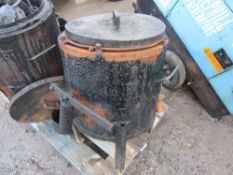 10 GALLON TAR BOILER (DIRECT HIRE CO) [+ VAT]