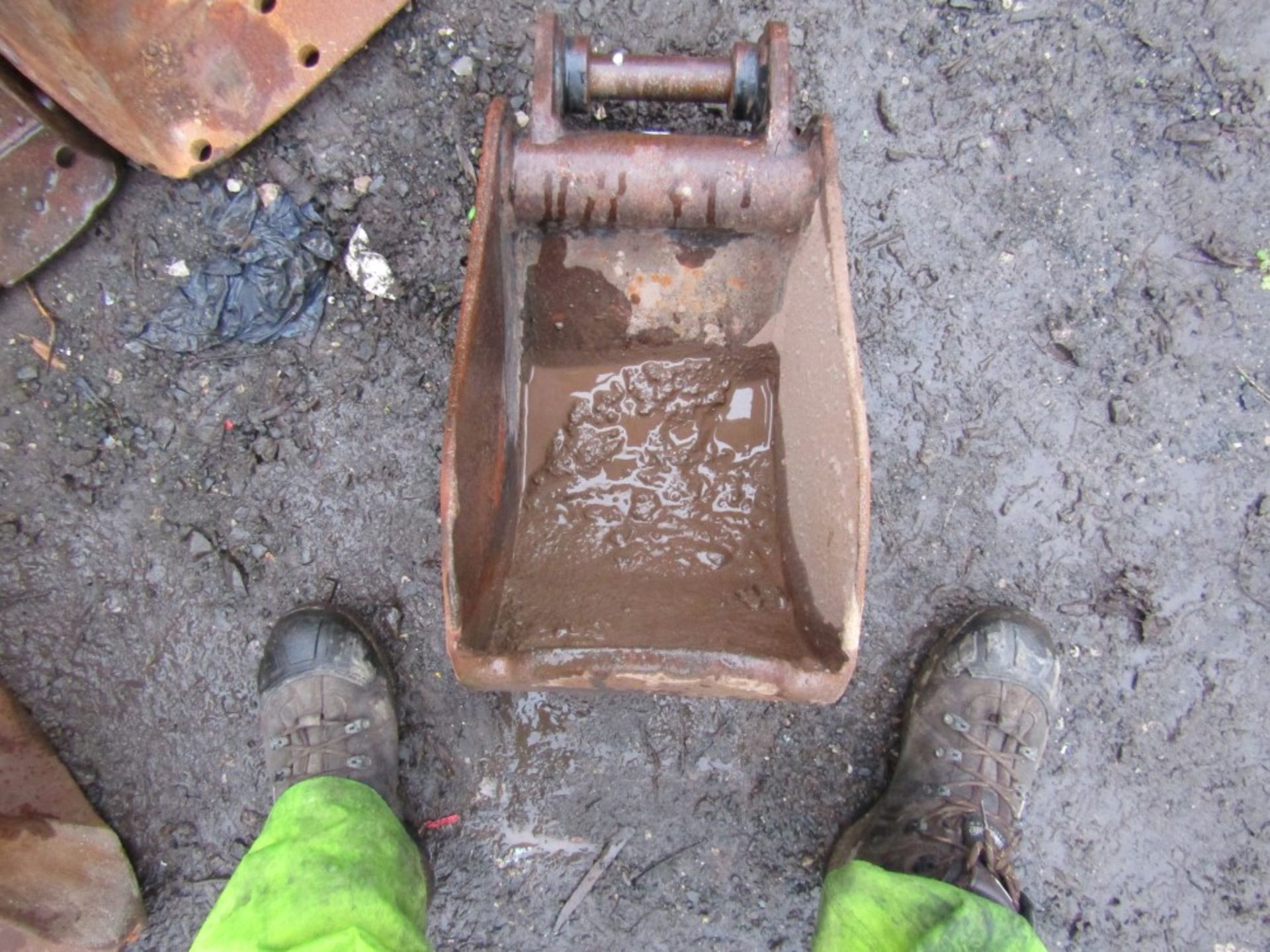 9" BUCKET (DIRECT GAP) [+ VAT]