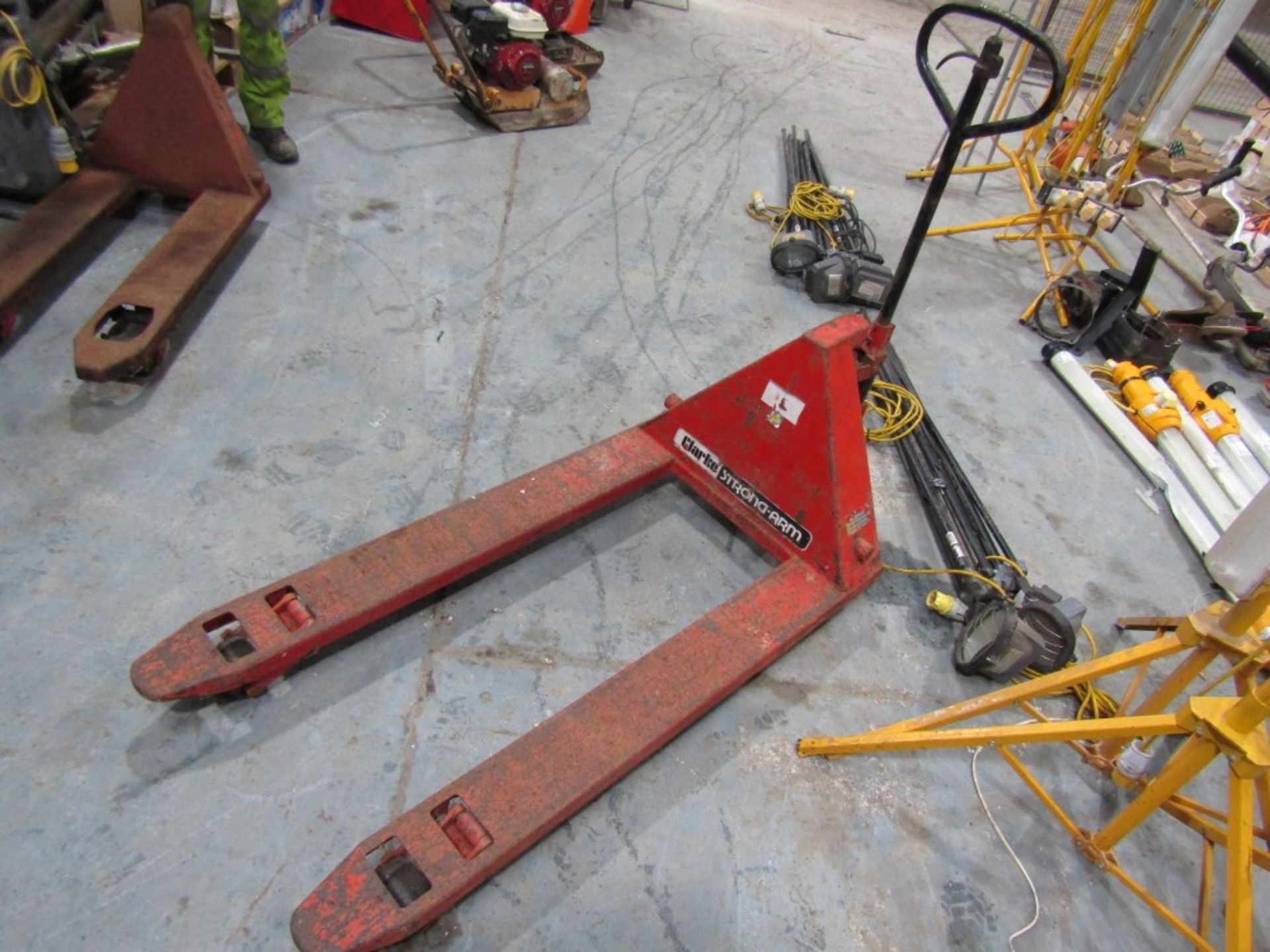 CLARKE STRONG ARM PALLET TRUCK [NO VAT]