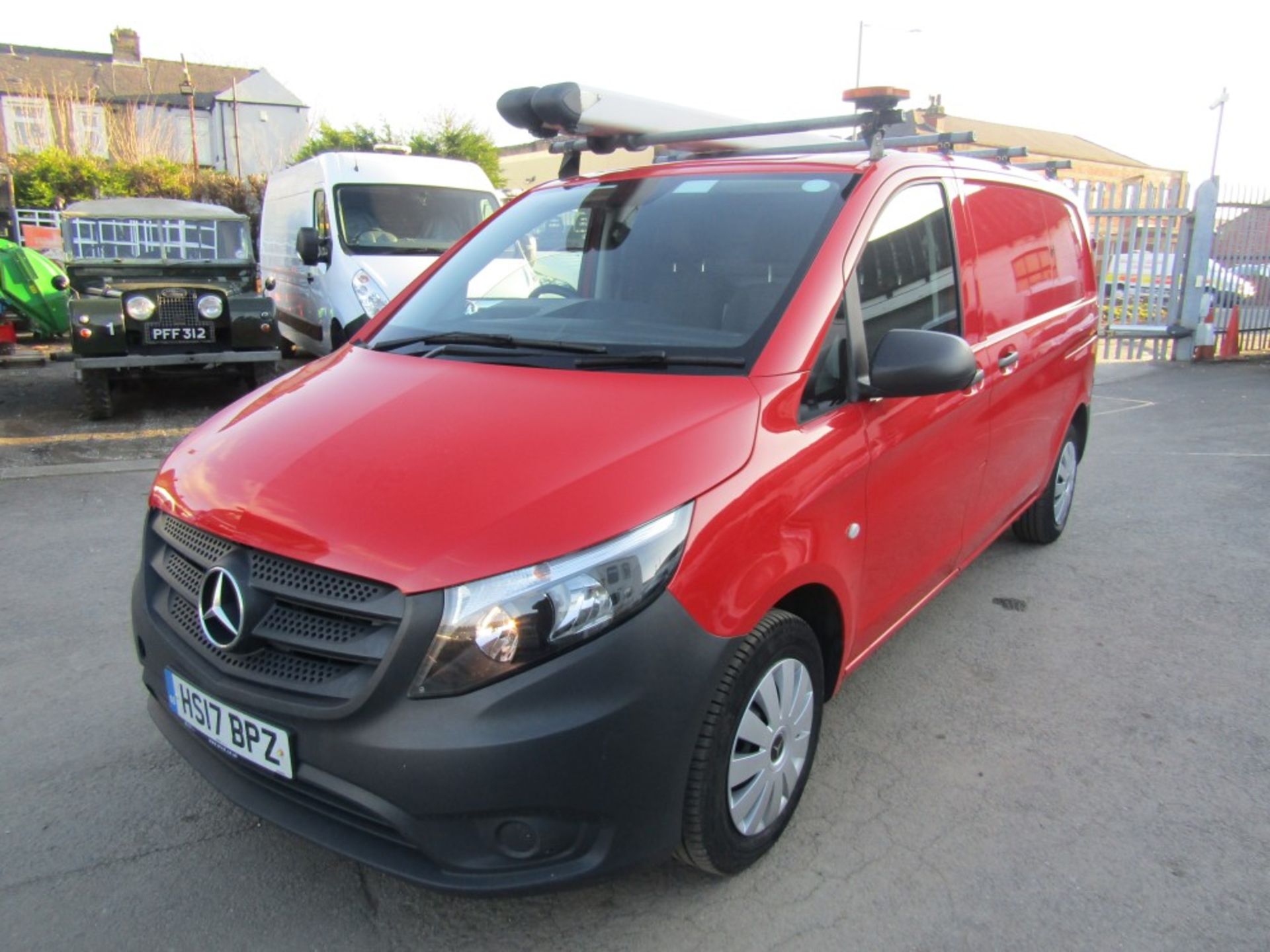 17 reg MERCEDES VITO 109 CDI COMPACT, AIR CON, SAT NAV, BLUE TOOTH, RACKING IN REAR, 1ST REG 07/ - Image 2 of 7
