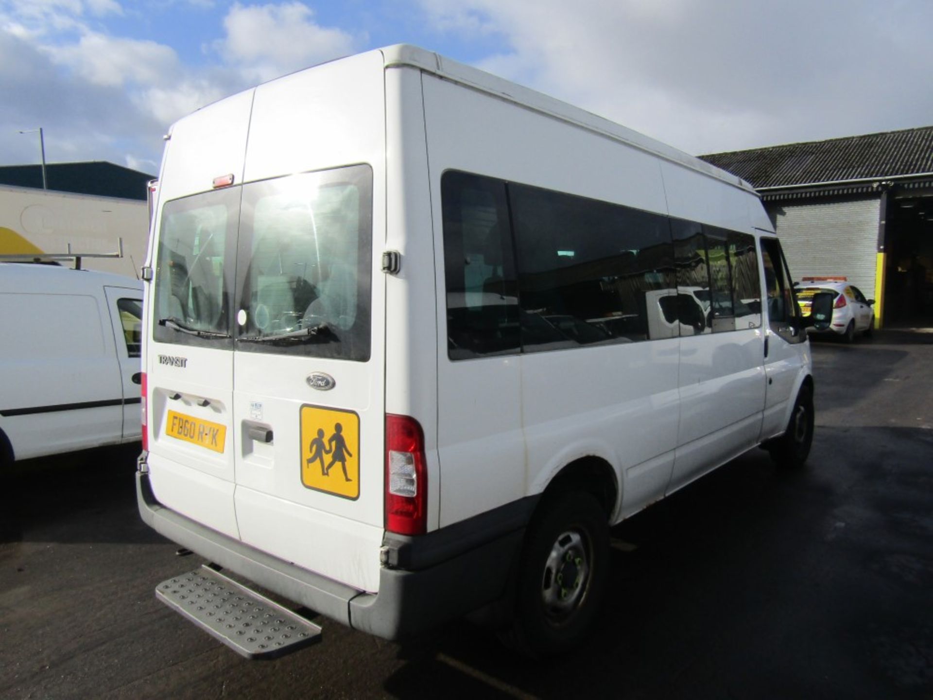 60 reg FORD TRANSIT 115 T350 RWD MINIBUS (DIRECT COUNCIL) 1ST REG 01/11, TEST 08/22, 104022M, V5 - Bild 4 aus 7