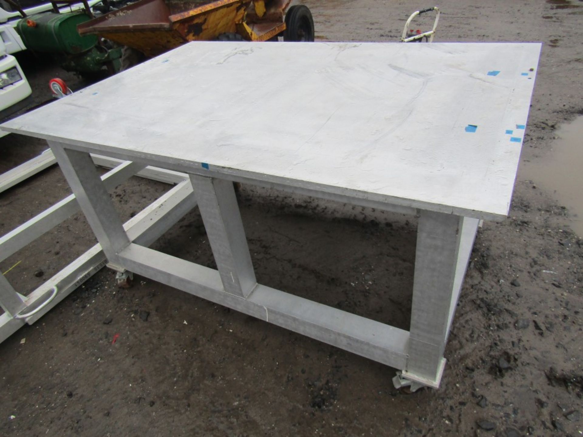 ALUMINIUM TABLE [NO VAT]