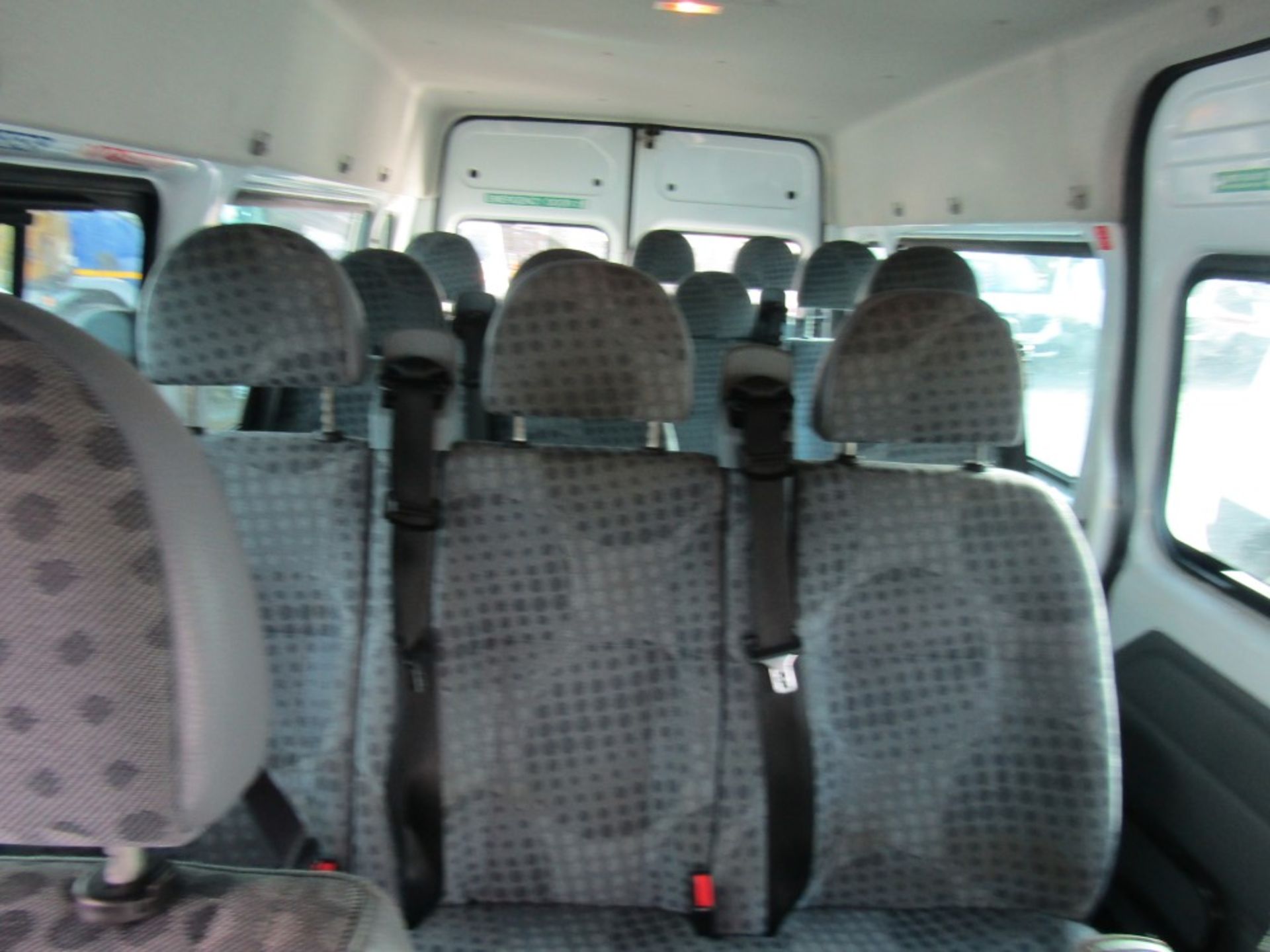 60 reg FORD TRANSIT 115 T350 RWD MINIBUS (DIRECT COUNCIL) 1ST REG 01/11, TEST 08/22, 104022M, V5 - Bild 5 aus 7