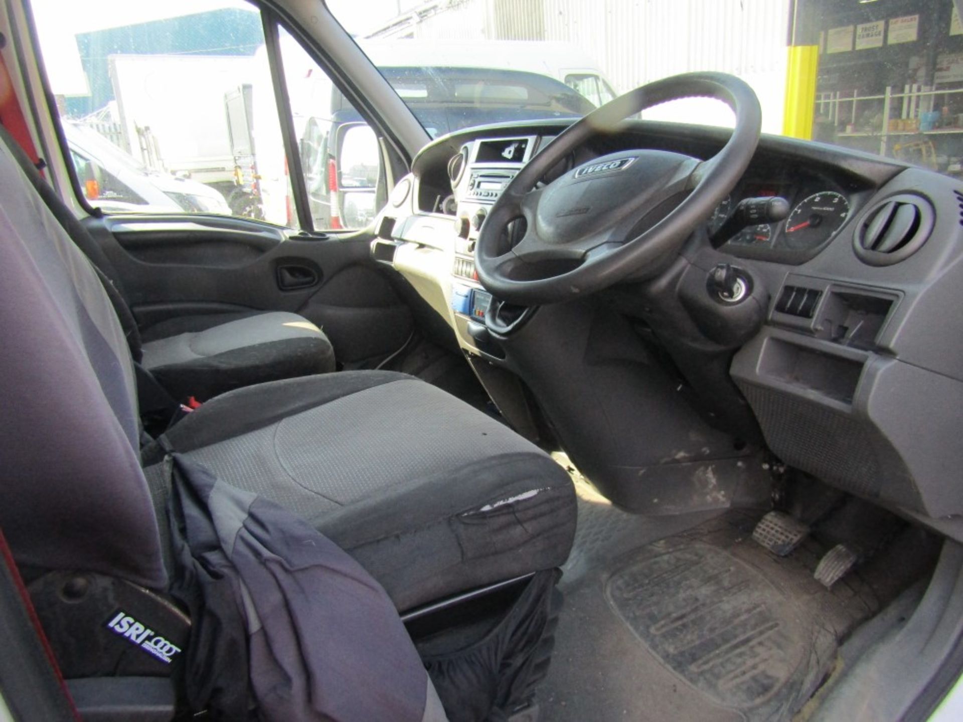 63 reg IVECO DAILY 35S15 CURTAIN SIDER, 1ST REG 12/13, TEST 12/04/22, 176986M, V5 HERE, 2 FORMER - Image 6 of 7