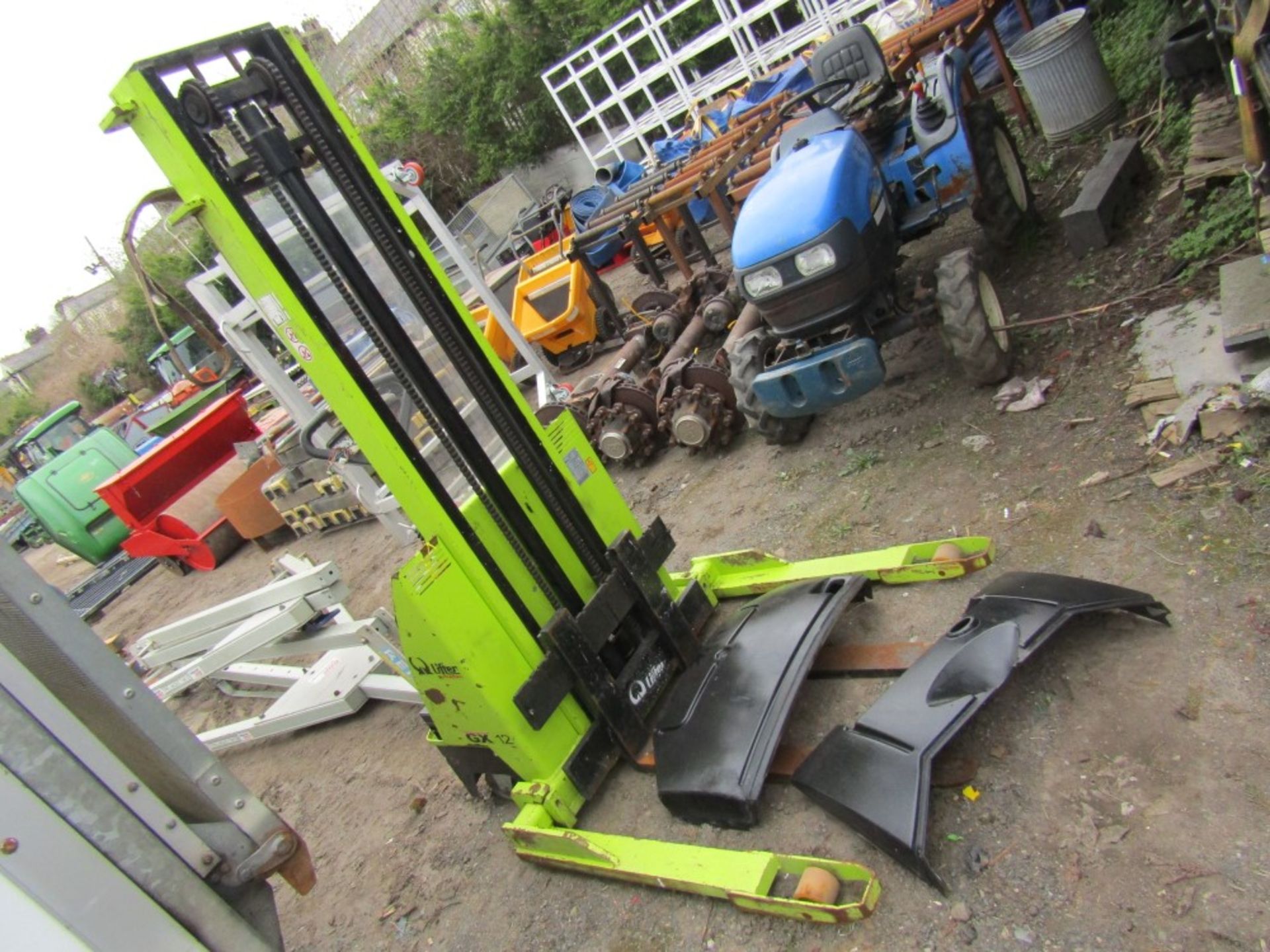 STRADDLE BASE PEDESTRIAN STACKER (DIRECT GAP) [+ VAT]