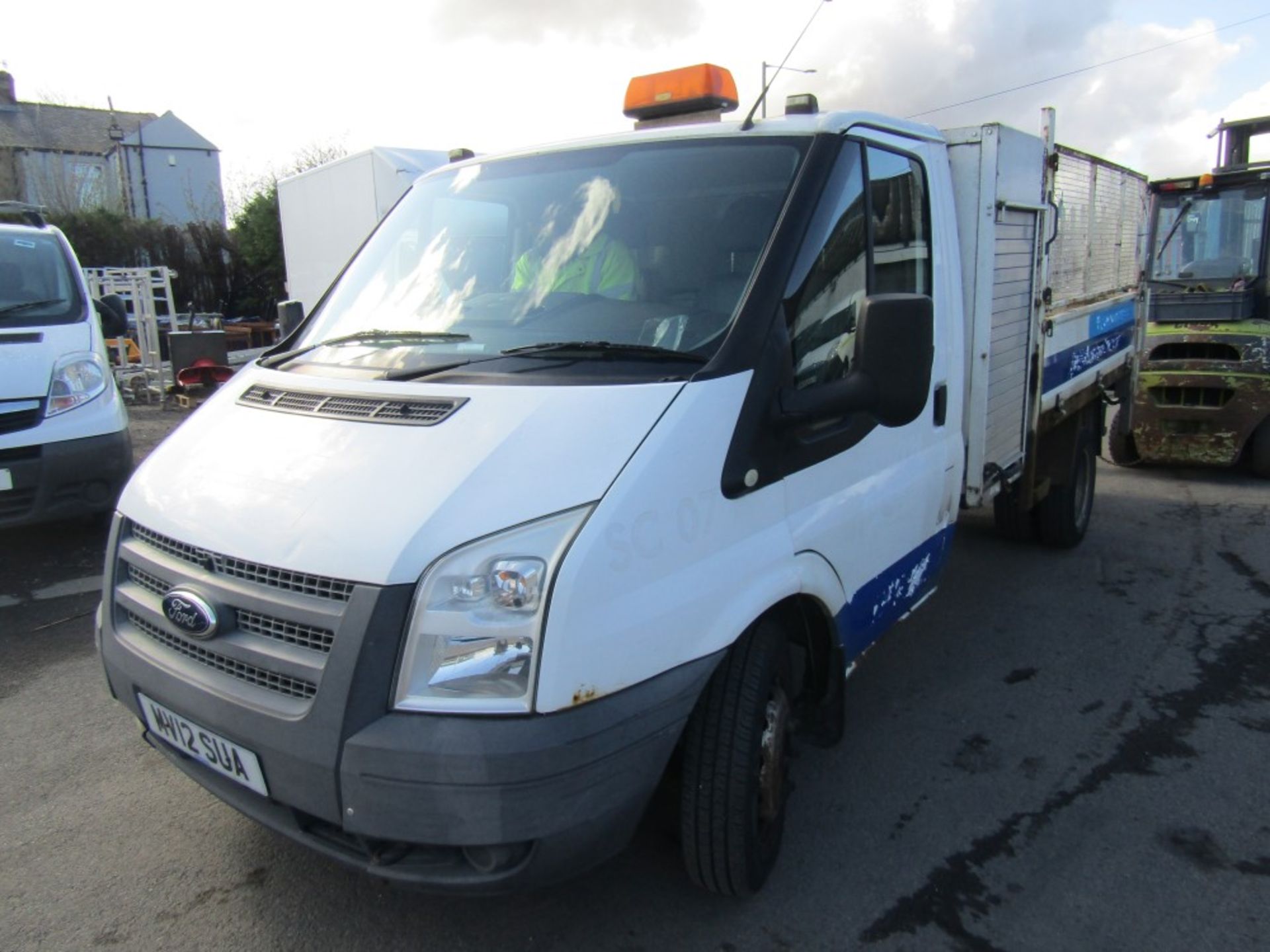 12 reg FORD TRANSIT 100 T350 RWD TIPPER (NON RUNNER) (DIRECT COUNCIL) 1ST REG 03/12, 109019M, V5 - Image 2 of 6