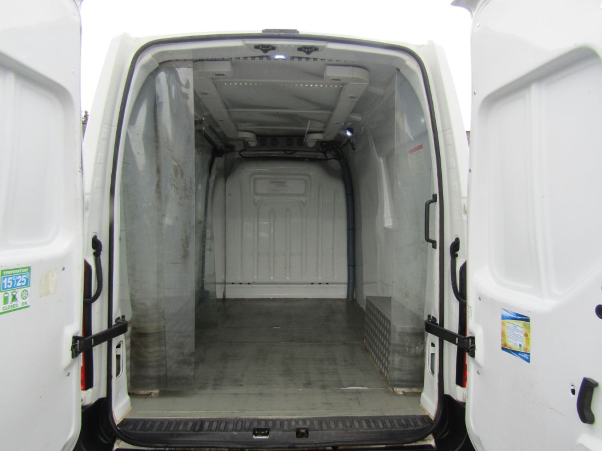 16 reg RENAULT MASTER MM35 BUSINESS ENERGY DCI CHILLER - FRIDGE VAN C/W AIR CON, 2 KEYS, SIDE DOOR - Image 5 of 9