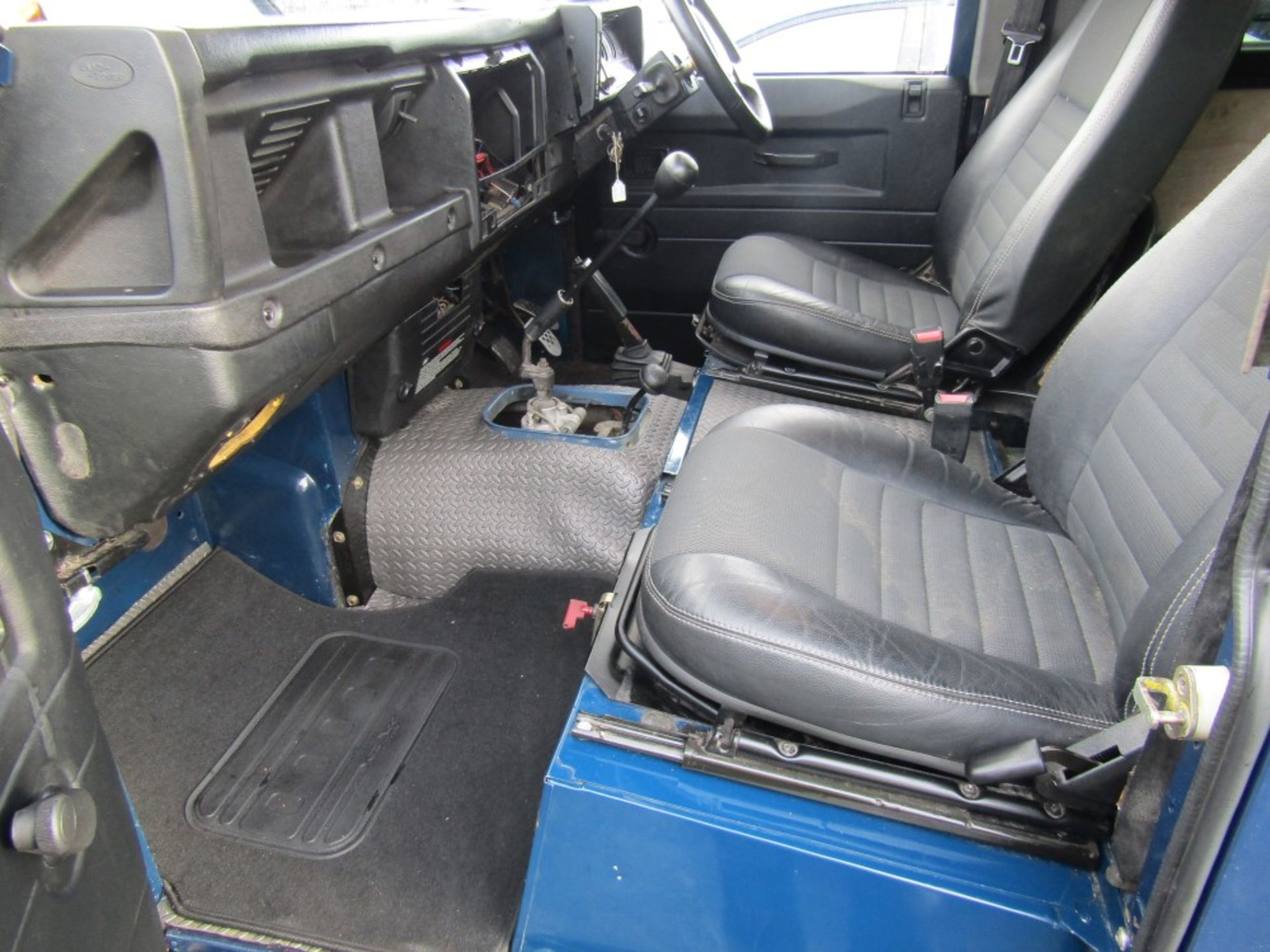 G reg LAND ROVER 90 4C SW DT DIESEL 4 X 4, NEW GALV CHASSIS, 300 TDI ENGINE, 200 GEARBOX, NEW DOORS, - Image 6 of 9