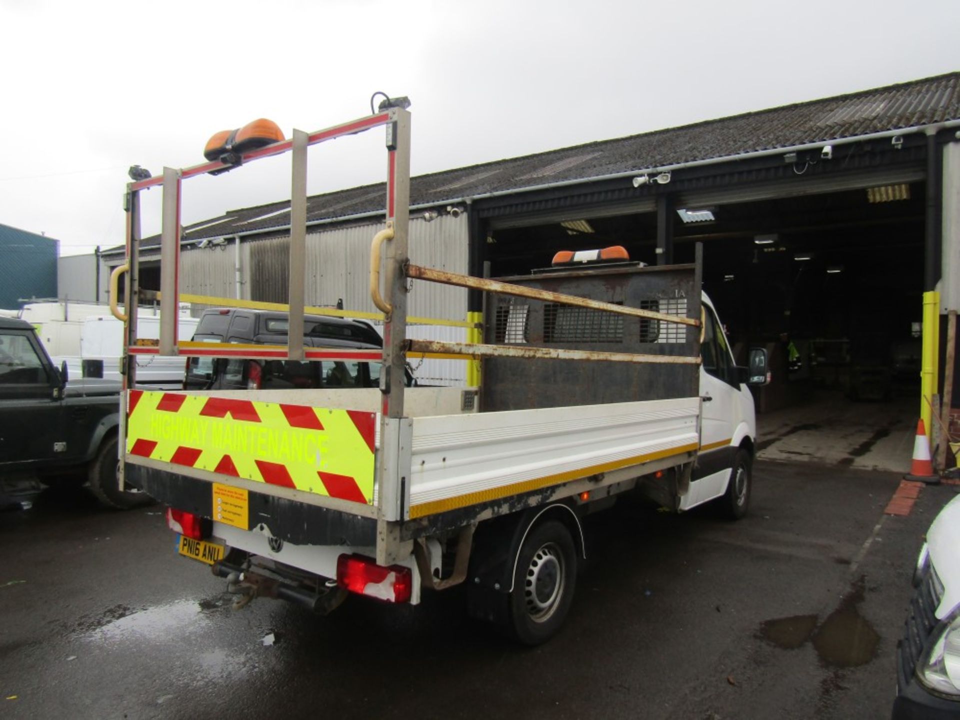 16 reg VW CRAFTER CR35 TDI 136 MWB DROPSIDE, 1ST REG 03/16, TEST 03/23, 181507M WARRANTED, V5 - Image 4 of 6