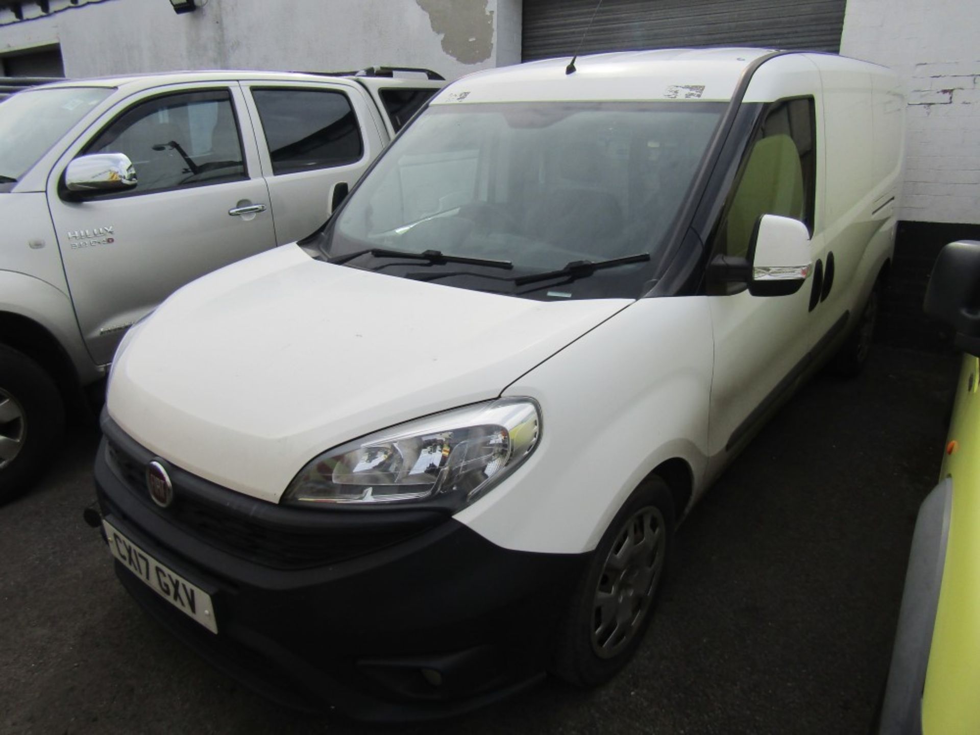 17 reg FIAT DOBLO 16V SX MAXI MULTIJET II (DIRECT UNITED UTILITIES WATER) 1ST REG 03/17, 180249M, V5 - Image 2 of 7