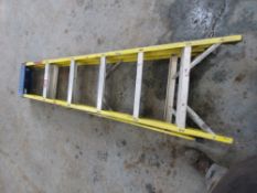 6 TREAD GLASS FIBRE STEP LADDER (DIRECT GAP) [+ VAT]