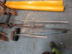 VARIOUS GARDEN TOOLS [NO VAT]