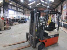 2001 NISSAN NO1L15U ELECTRIC FORK LIFT, TRIPLE MAST, LOW HEIGHT, CONTAINER SPEC, SIDE SHIFT [NO