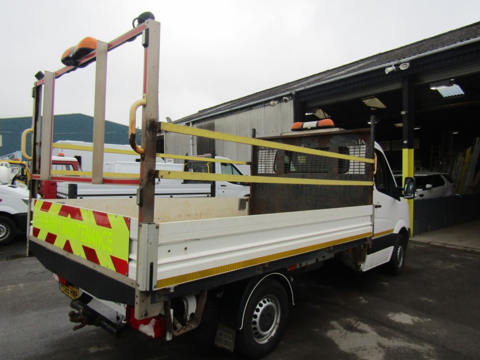 65 reg VW CRAFTER CR35 TDI 136 MWB DROPSIDE, 1ST REG 10/15, TEST 10/22, 156058M WARRANTED, V5 - Image 4 of 6