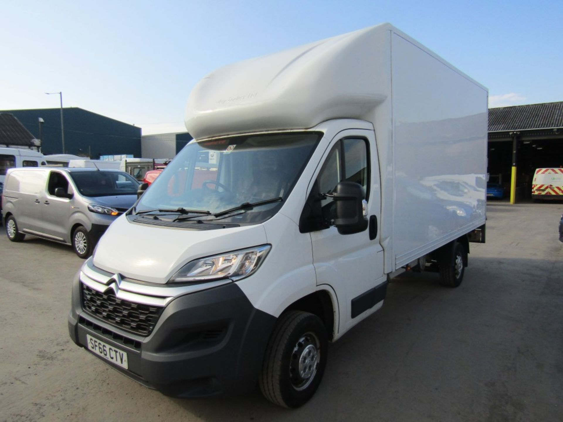 66 reg CITROEN RELAY 35 L3 BLUE HDI LUTON C/W 500KG COLUMN TAIL LIFT (DIRECT HIRE CO) 1ST REG 11/16, - Image 2 of 7