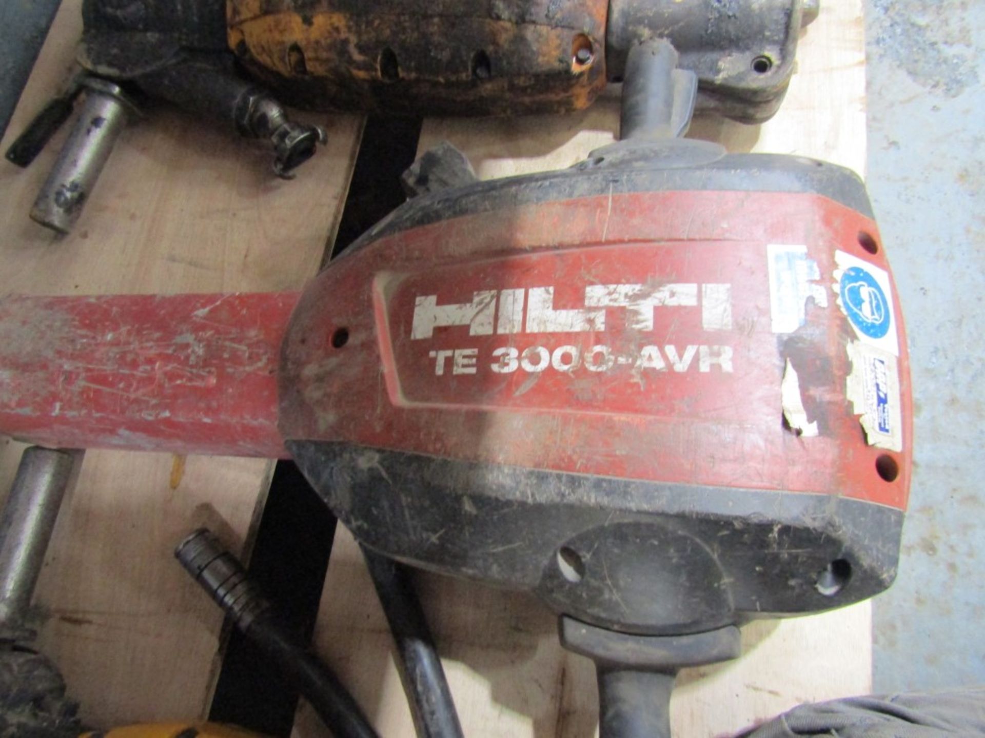 HILTI 28KG ELECTRIC BREAKER (DIRECT GAP) [+ VAT]