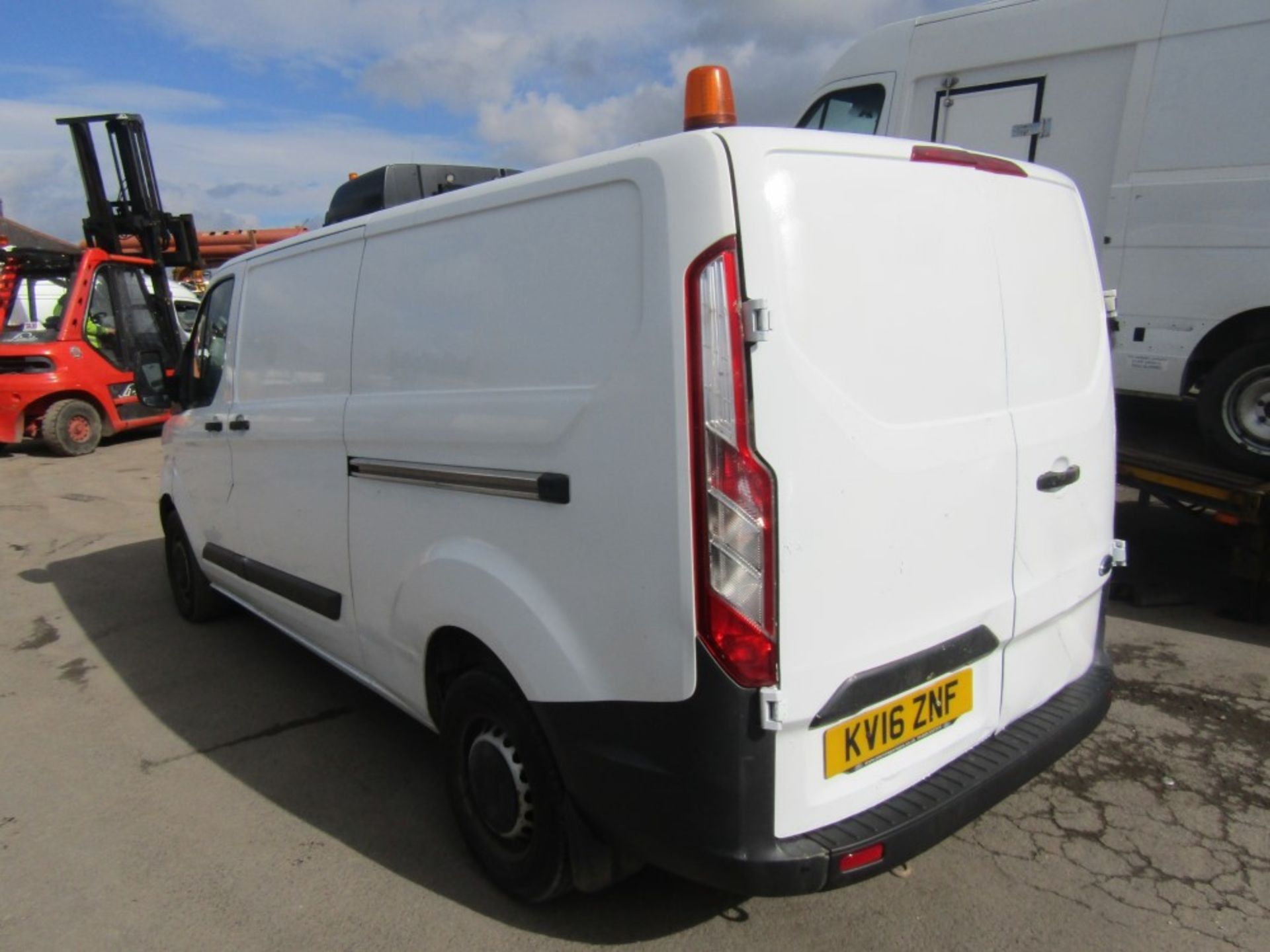 16 reg FORD TRANSIT CUSTOM 290 ECO-TECH (SLIGHT WOBBLE ON STEERING) 1ST REG 04/16, TEST 10/22, - Image 3 of 7