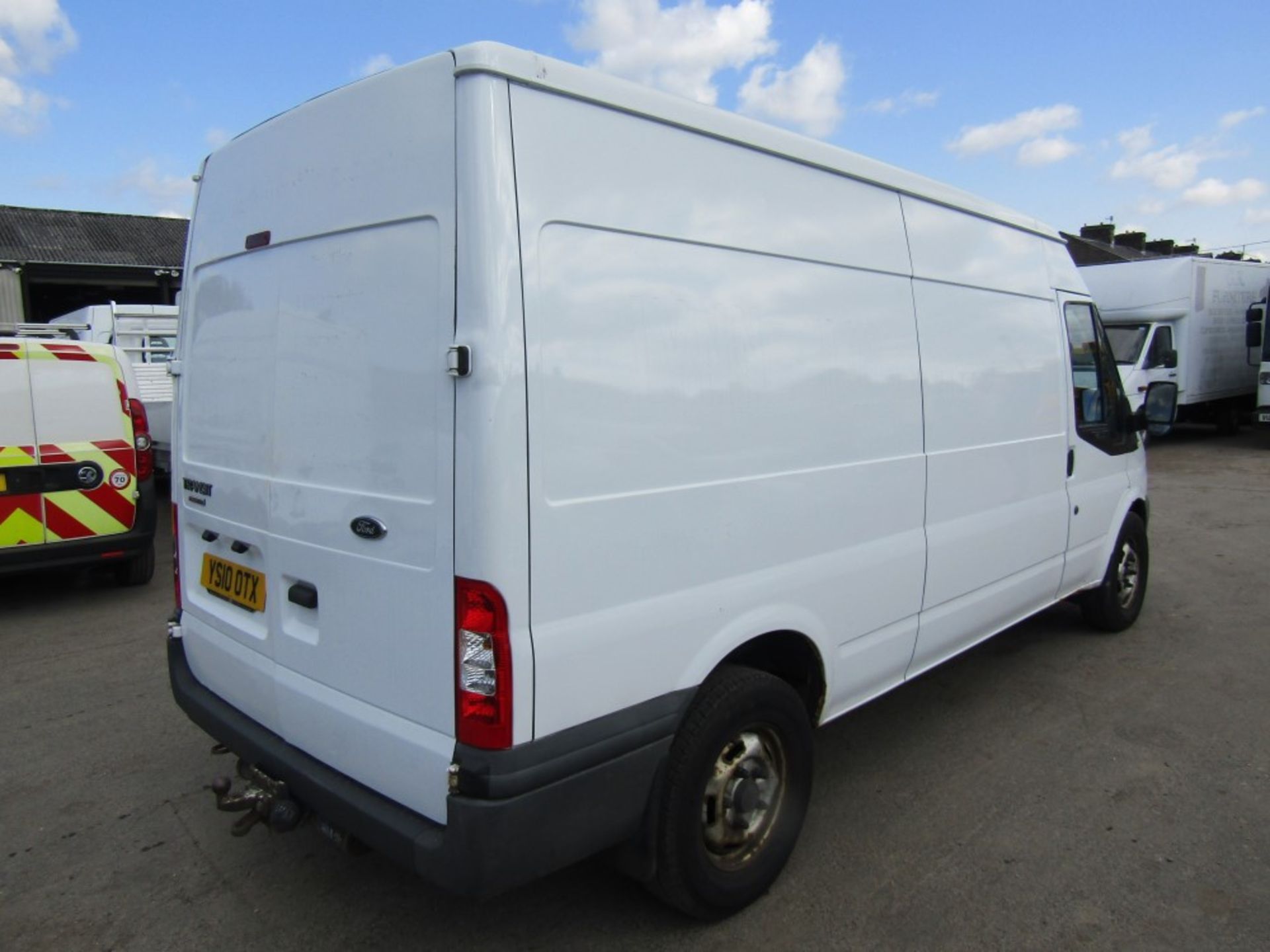 10 reg FORD TRANSIT 115 T350L RWD, 1ST REG 08/10, 148924M, V5 HERE, 1 FORMER KEEPER [NO VAT] - Image 4 of 7